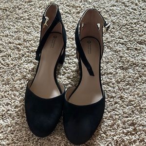 womens classic black heel